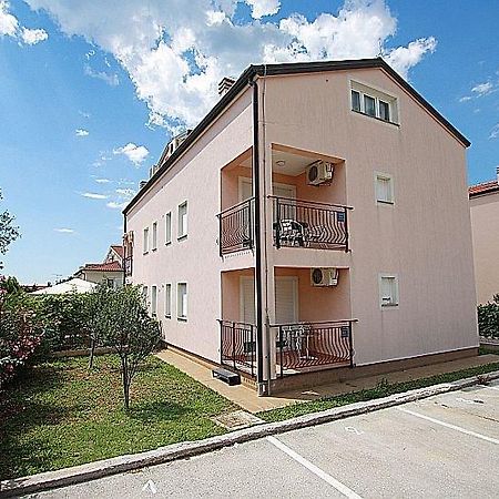 Apartment Bilic With Balcony Пореч Экстерьер фото