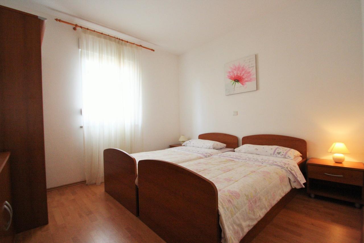 Apartment Bilic With Balcony Пореч Экстерьер фото