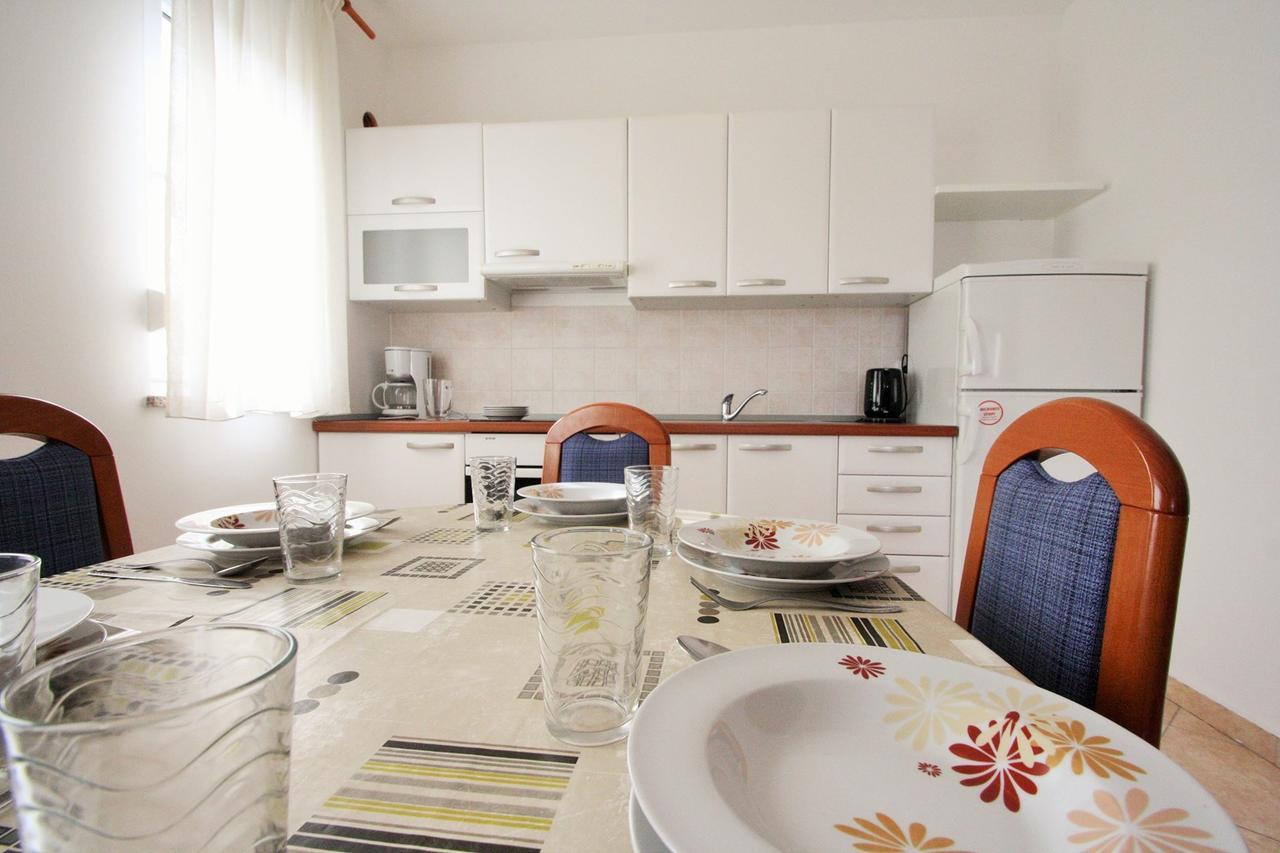 Apartment Bilic With Balcony Пореч Экстерьер фото