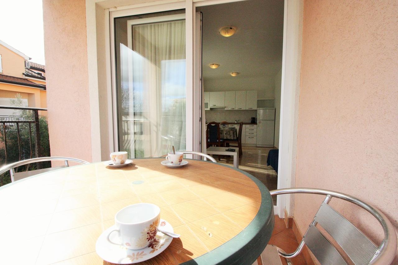 Apartment Bilic With Balcony Пореч Экстерьер фото